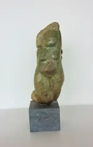 Monica van Dael - Sculptuur van natuursteen, Vrouwentorso kopen? Bied vanaf 150!