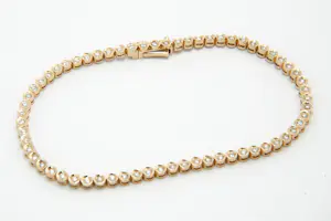 32 - 18 karaats rosegouden armband met ca 0.65 crt briljant geslepen diamant kopen? Bied vanaf 580!