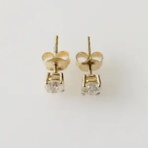 Diamanten oorknopjes kopen? Bied vanaf 850!