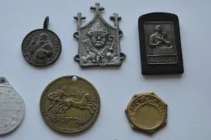 Niet of onleesbaar gesigneerd - G. Devreese ea. collectie van 21 diverse penningen. kopen? Bied vanaf 1!