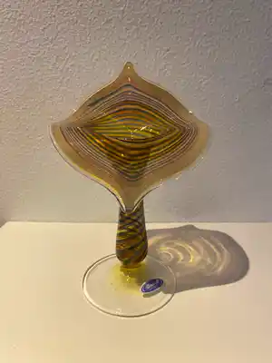 Joska Kristall - Gesigneerd iriserend glas, type genaamd 'Jack in The Pulpit' (bloem)vaasje. verkocht voor € 53!