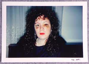 Nan Goldin - Autogramm auf Fotografie Nan one month after beeing battered verkocht voor € 40!