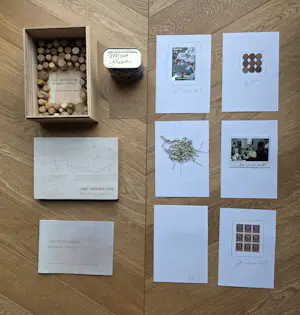 Jan Henderikse - Museum Labels - 8 Unieke gesigneerde werken - 2018 - 21 x 15 cm per stuk kopen? Bied vanaf 450!