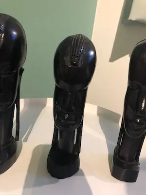 Niet of onleesbaar gesigneerd - 3 Afrikaanse hout snij kunsten kopen? Bied vanaf 1!
