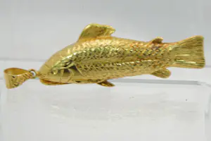 53 - Mooi bewerkte relatief grote 14 Krt gouden vis (koi)karper hanger kopen? Bied vanaf 400!