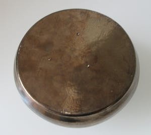 Niet of onleesbaar gesigneerd - Bronzen studio keramische deukvaas kopen? Bied vanaf 1!