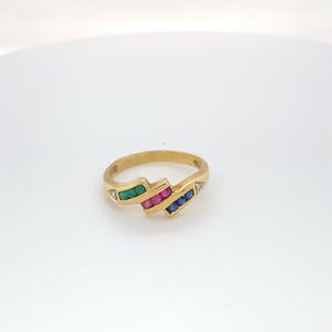 18kt g diamantring+robijn ,saffier smaragdmaat 54/17,50, 3,07 gr kopen? Bied vanaf 130!