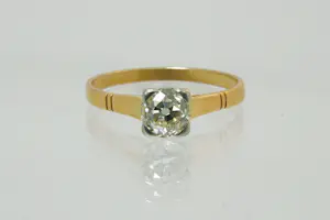 29- Antieke 18krt gouden solitair ring met 0.65ct oud slijpsel (O/si1) diamant kopen? Bied vanaf 370!