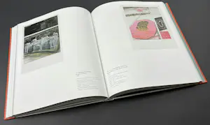 Christo - The Umbrellas :dubbele card met originele stof, gesigneerd & boek & persbericht kopen? Bied vanaf 390!