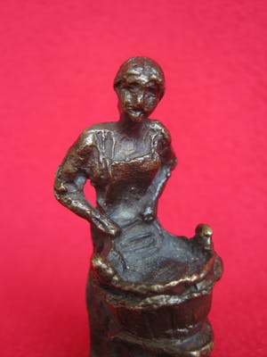 Brons (Onbekend) - Wasvrouw. kopen? Bied vanaf 45!