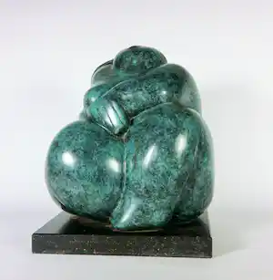 Monica van Dael - Bronzen sculptuur, Zittende Pomone verkocht voor € 1150!