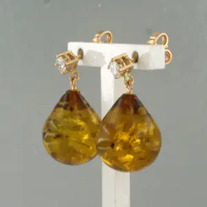 18k gouden oorhangers met barnsteen en briljant geslepen diamant tot. 0.18ct kopen? Bied vanaf 340!