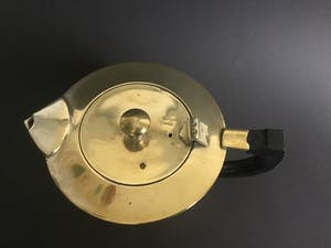 Niet of onleesbaar gesigneerd - Theepot in Bauhaus stijl kopen? Bied vanaf 1!