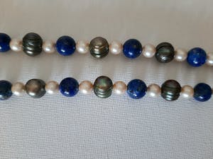 Niet of onleesbaar gesigneerd - Collier van lapis lazuli,parels,koraal,Murano glas,zilver 925 kopen? Bied vanaf 1!