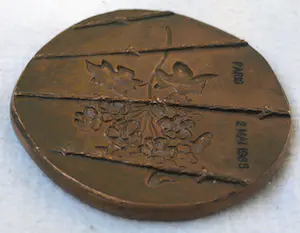 Niet of onleesbaar gesigneerd - Anne Frank , Bronzen penning , Parijs 1965 , Georges Simon kopen? Bied vanaf 1!