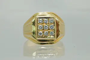 34 - Vintage 18krt geel-gouden pavé ring met 9 briljant gesl. (0.50ct) diamant kopen? Bied vanaf 380!