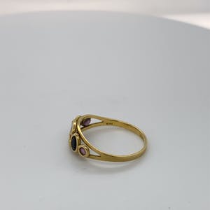 18kt gouden ring met diverse kleurstenen, mt 51/16,25 - 1,66gr kopen? Bied vanaf 80!