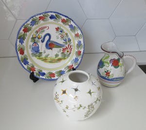 Faience  ( st Michel) Moustiers - Henriot Quimper, Faience de Moustier, Menegatti Firenze - Drie stuks Frans en It kopen? Bied vanaf 1!