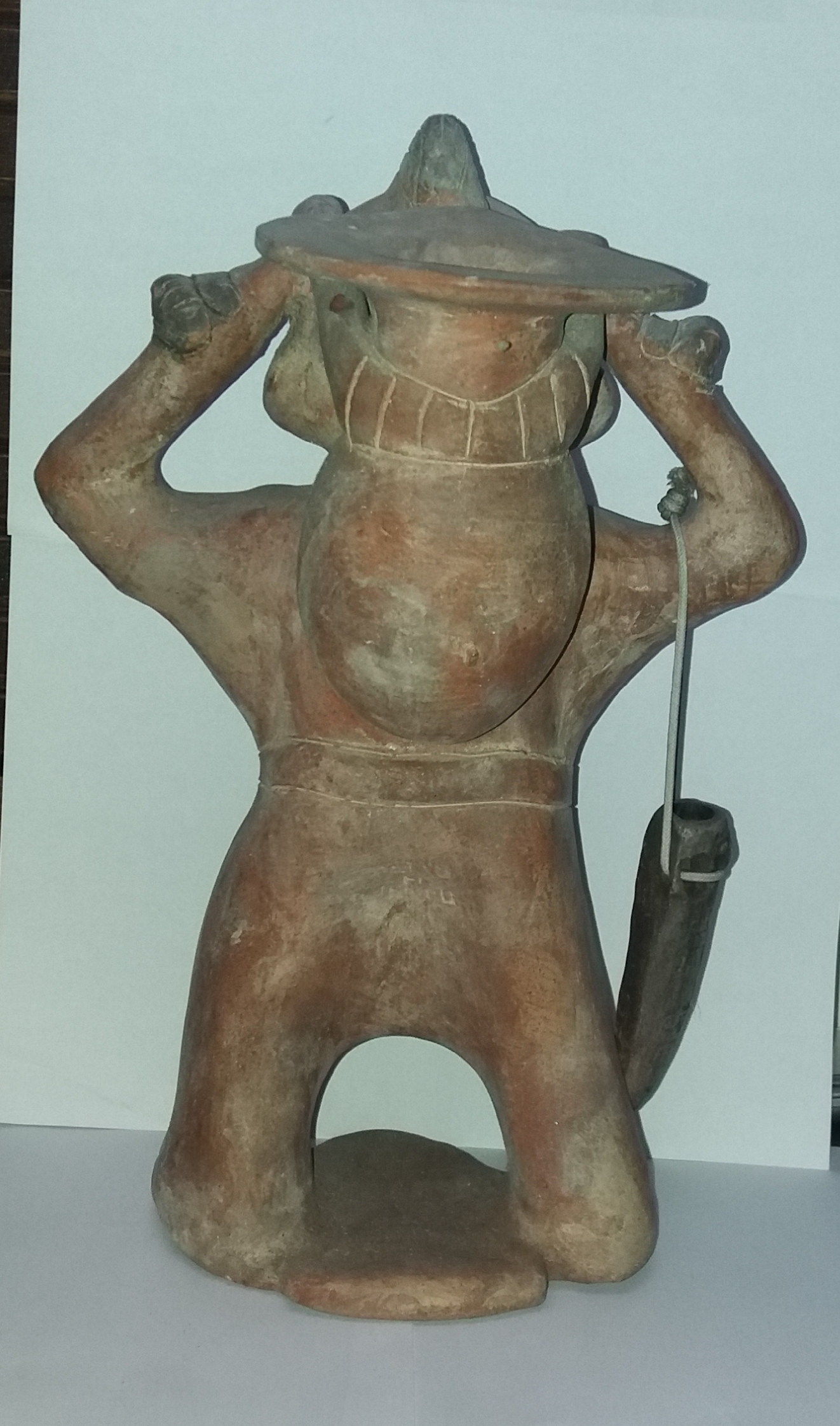 Niet of onleesbaar gesigneerd - vintage Mexicaans terracotta beeld van een water wijn Drager . kopen? Bied vanaf 1!