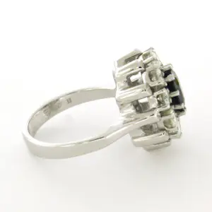 18k witgouden ring bezet met saffier en briljant geslepen diamanten tot. 0.65ct kopen? Bied vanaf 800!