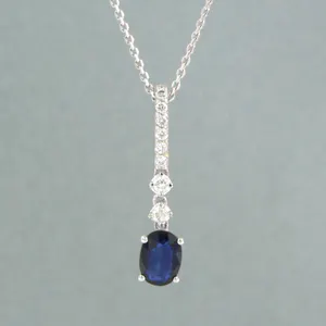 14k gouden collier met een hanger bezet met saffier en briljant geslepen diamant kopen? Bied vanaf 350!