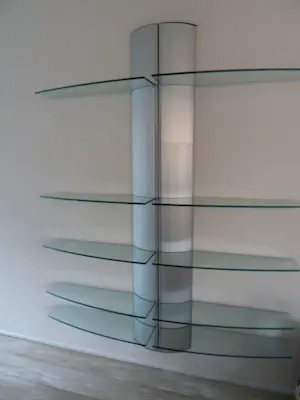 Niet of onleesbaar gesigneerd - Vintage glazen wandrek jaren “60-”70 (glas-aluminium) kopen? Bied vanaf 1!