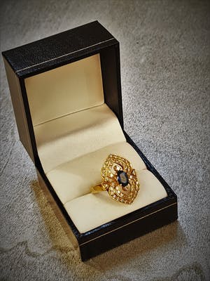 1237 - 14 krt goud & diamanten ring - grote 0.65ct diep-blauwe saffier! kopen? Bied vanaf 360!