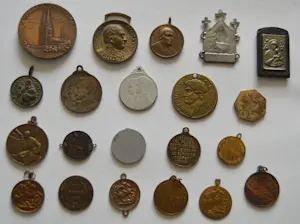 Niet of onleesbaar gesigneerd - G. Devreese ea. collectie van 21 diverse penningen. kopen? Bied vanaf 1!