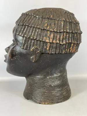 Benin - 230225 - BRONZE Large - 28 cm - African Ife kingdom head - Nigeria. kopen? Bied vanaf 265!