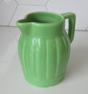 Niet of onleesbaar gesigneerd - Art deco licht groene aardewerken kan van Orchies model N3 kopen? Bied vanaf 1!