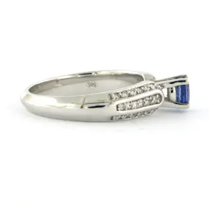 14k gouden ring met saffier en briljant geslepen diamant tot. 0.26ct kopen? Bied vanaf 675!